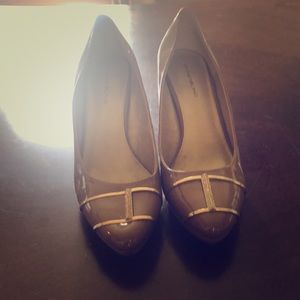 BANDOLINO Tan Heels